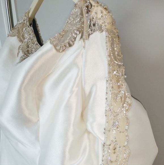 Wedding Dress w/ long sleeve from Nordstom. Plus size 22 - Picture 4 of 7